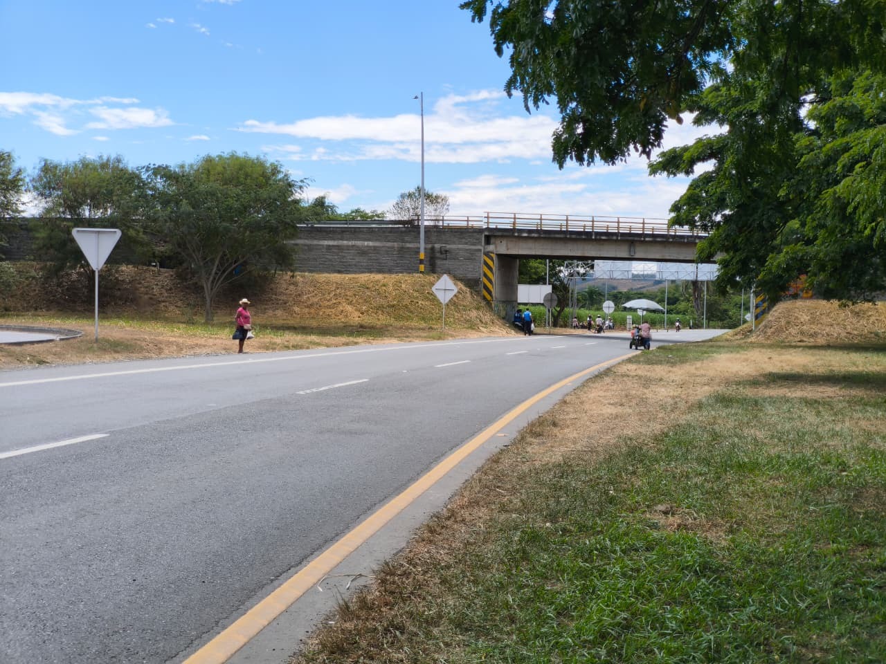 Se restablece el tránsito en la doble calzada de Tuluá tras levantarse el bloqueo